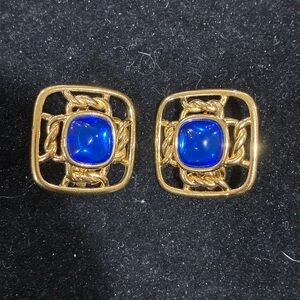 Vintage Trifari gold filigree & blue cabochon earrings